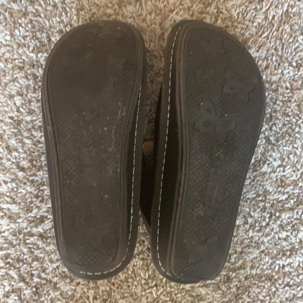 Shoes - Picture 4 of 4